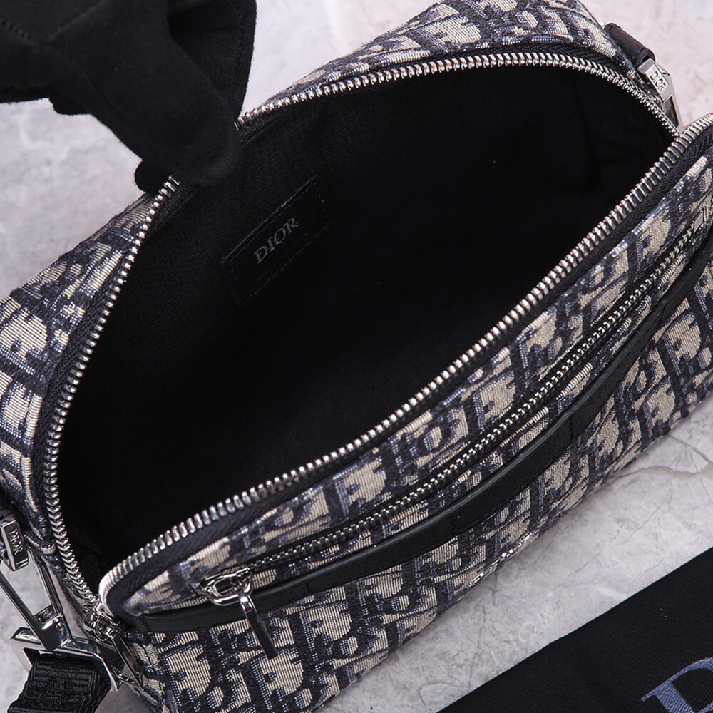 D*or safari messenger bag