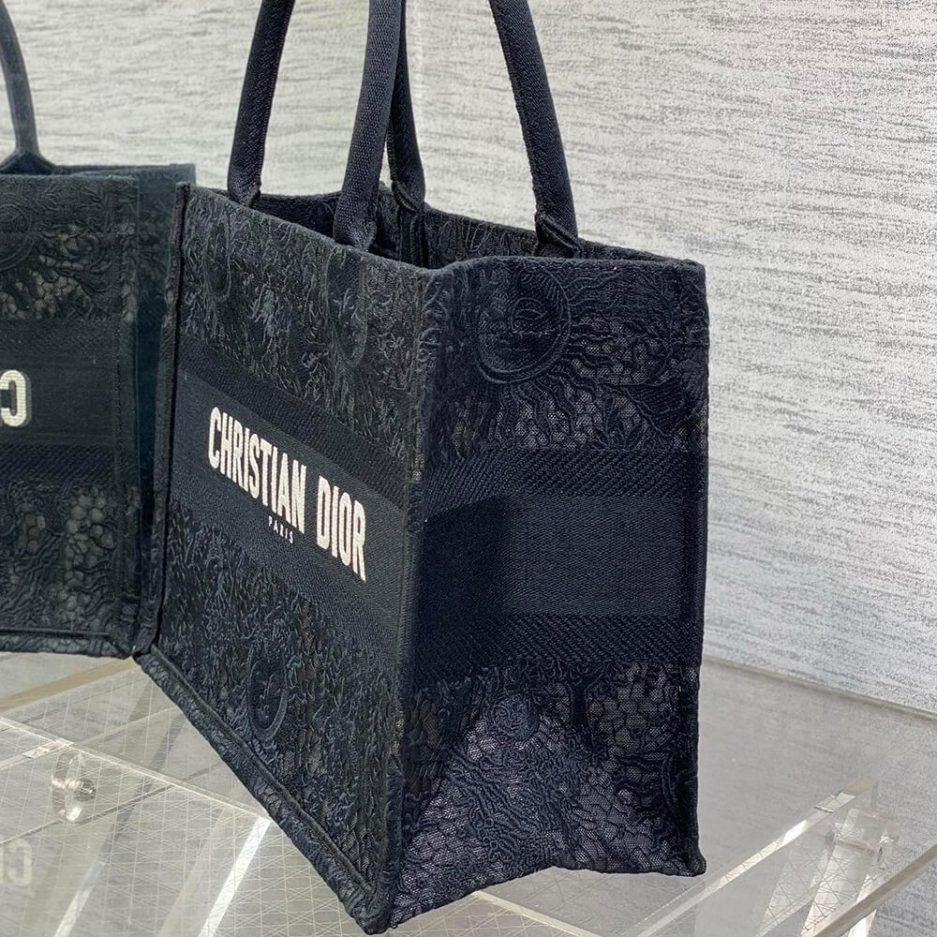 medium D*or book tote