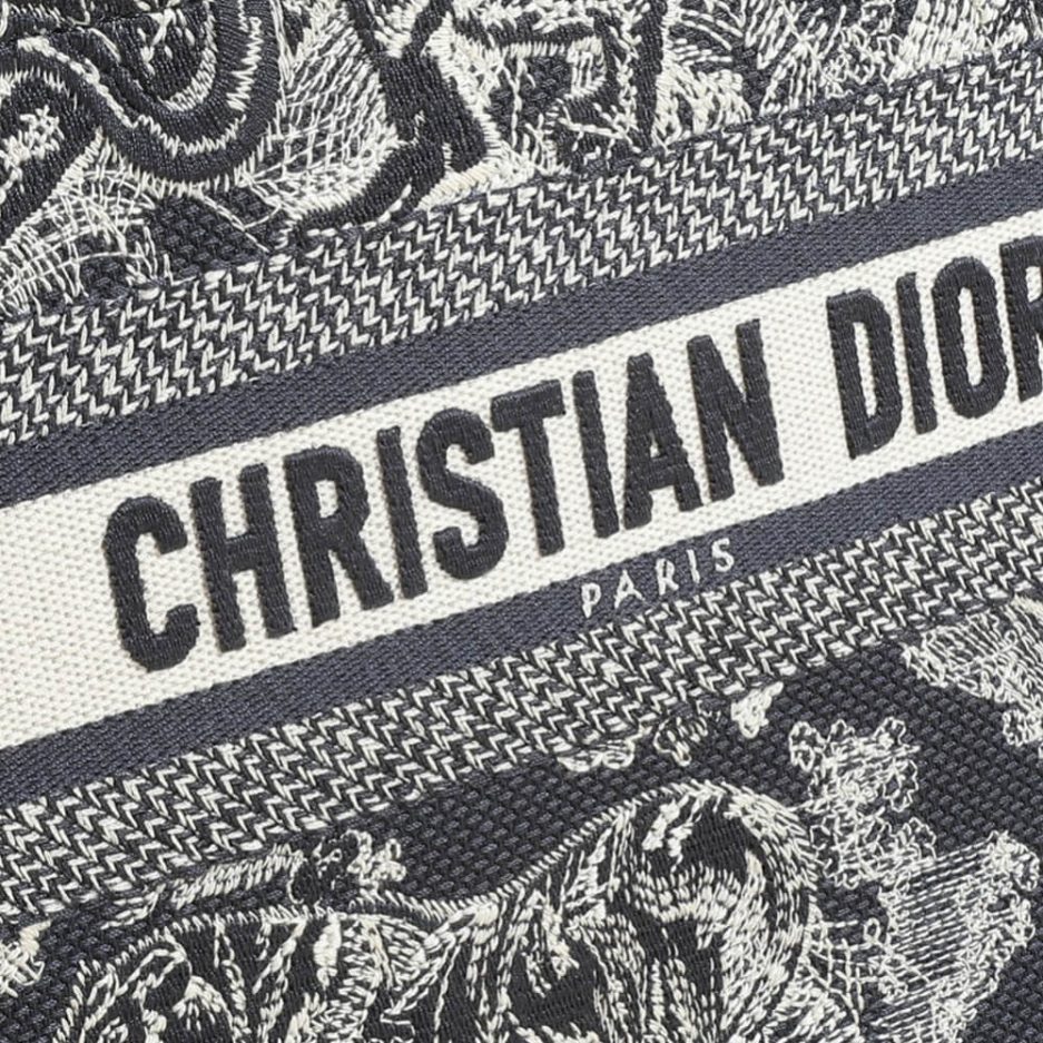 small D*or book tote