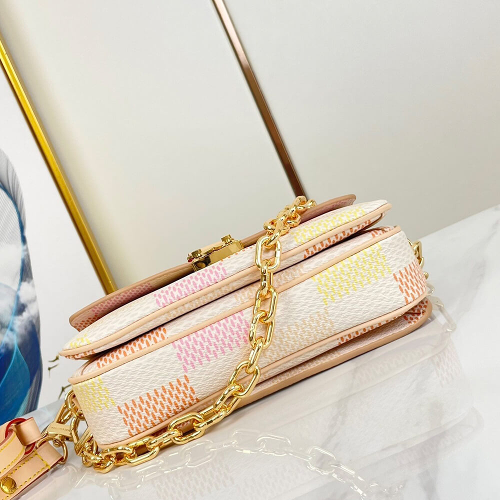 LV Pochette Metis East West