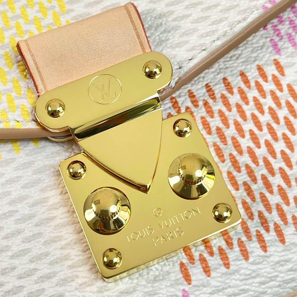 LV Pochette Metis East West