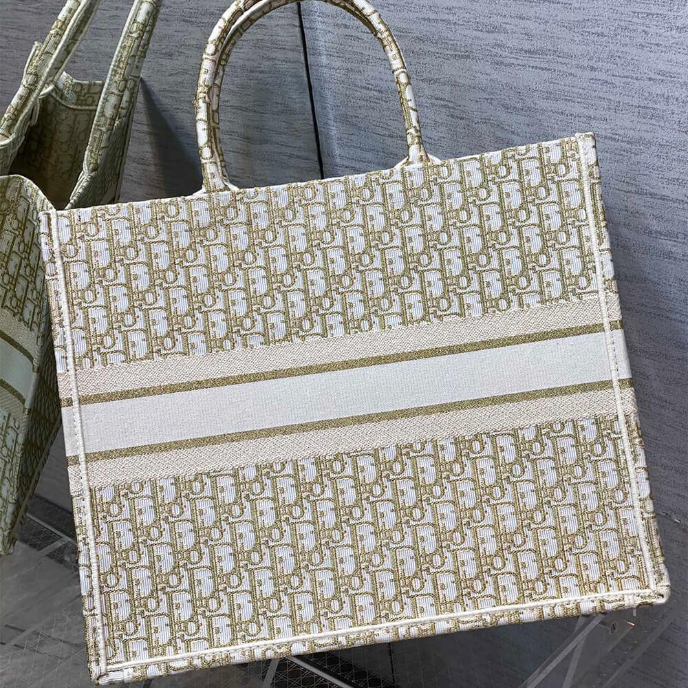 large D*or book tote