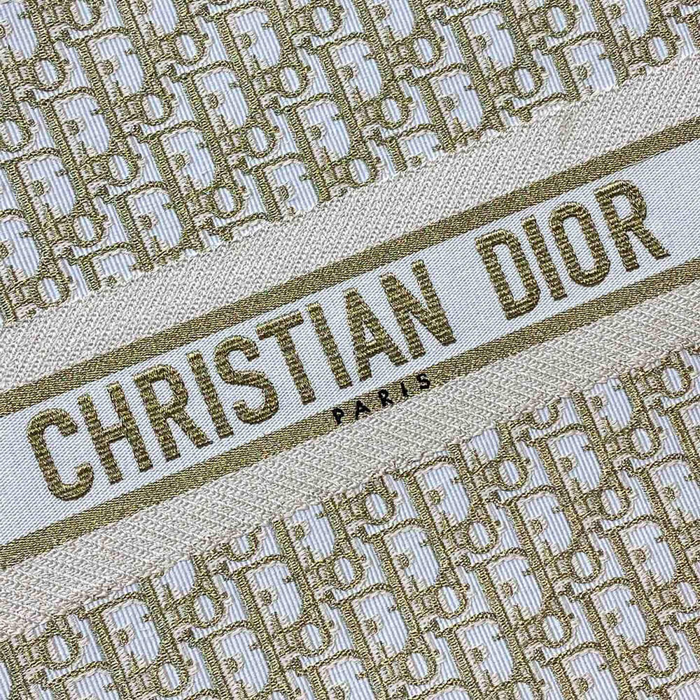 large D*or book tote